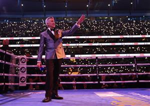 LONDON, ENGLAND - SEPTEMBER 25: Announcer Michael Buffer looks on ahead of the Heavyweight Title Fight between Anthony Joshua and Oleksandr Usyk at Tottenham Hotspur Stadium on September 25, 2021 in London, England. (Getty Images)