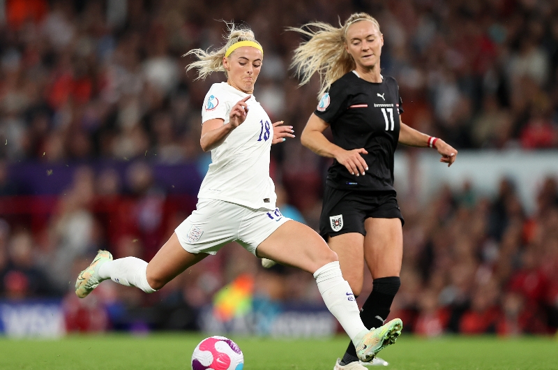 Chloe Kelly of England
